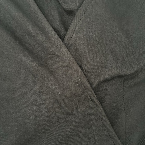 Adorable black jumpsuit with belt size medium - Picture 5 of 5